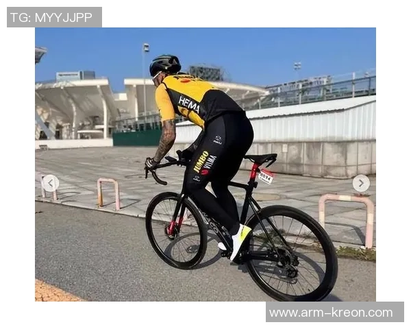 足球明星骑行高清视频展现运动魅力与激情瞬间